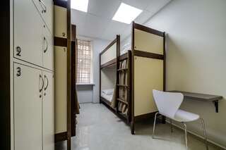 Хостелы Ostriv Hostel Львов Кровать в общем 4-местном номере для мужчин и женщин-3