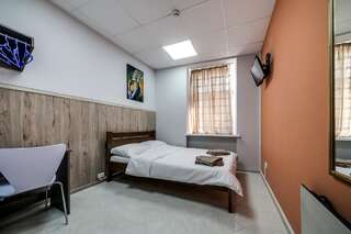 Хостелы Ostriv Hostel Львов Двухместный номер с 1 кроватью-3