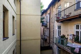 Хостелы Ostriv Hostel Львов Односпальная кровать в общем номере для женщин-5