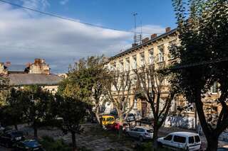 Хостелы Ostriv Hostel Львов Кровать в общем 6-местном номере-5