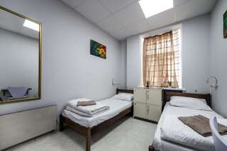 Хостелы Ostriv Hostel Львов Кровать в общем номере для мужчин-4