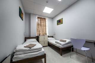 Хостелы Ostriv Hostel Львов Кровать в общем номере для мужчин-5