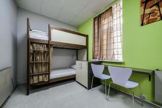 Хостелы Ostriv Hostel Львов Односпальная кровать в общем номере-2
