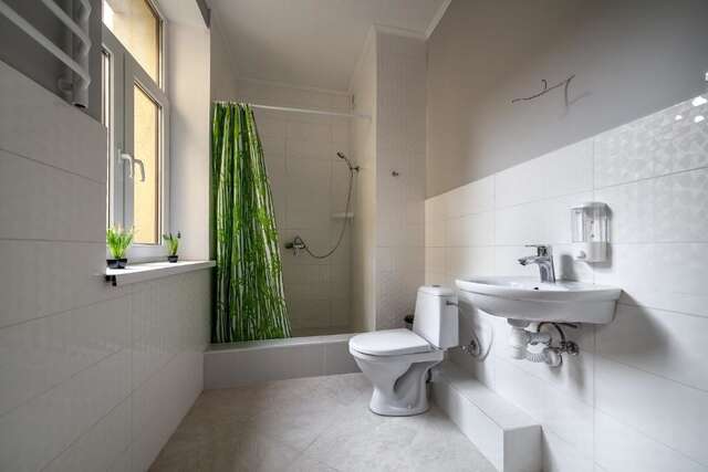 Хостелы Ostriv Hostel Львов-49